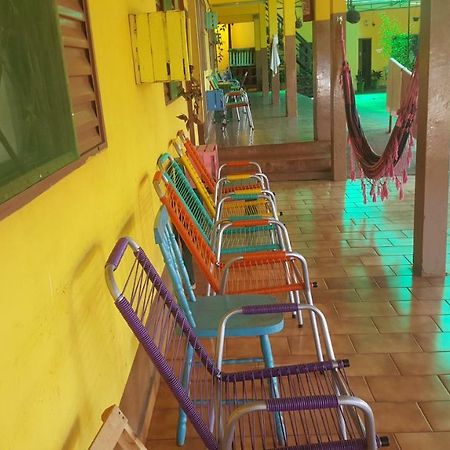 Hotel Los Amigos プエルト・イグアス エクステリア 写真